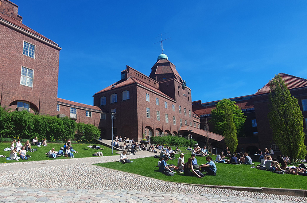 KTH:s borggård